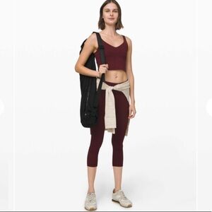 Lululemon Wunder Under Crop Mid-Rise Full-On Luxtreme , size 8